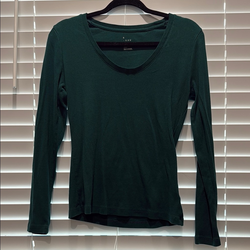 Women's Green Long Sleeve Top